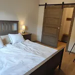 Apartment Deak *