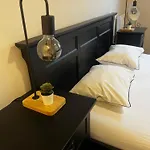 Apartment Deak
