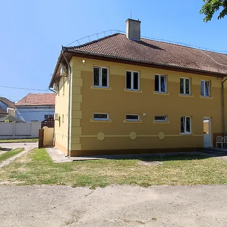 Deák Apartamento Nagykoros